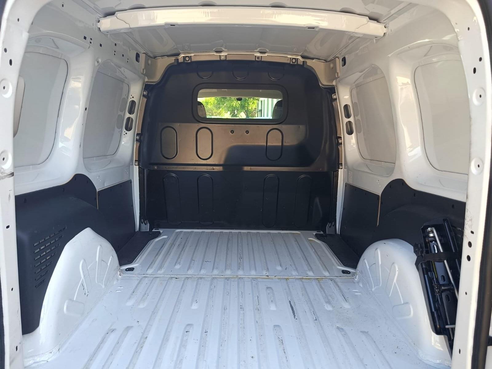 RENAULT KANGOO FURGON PROFESIONAL BLUE DCI 59 KW (80CV) 9 