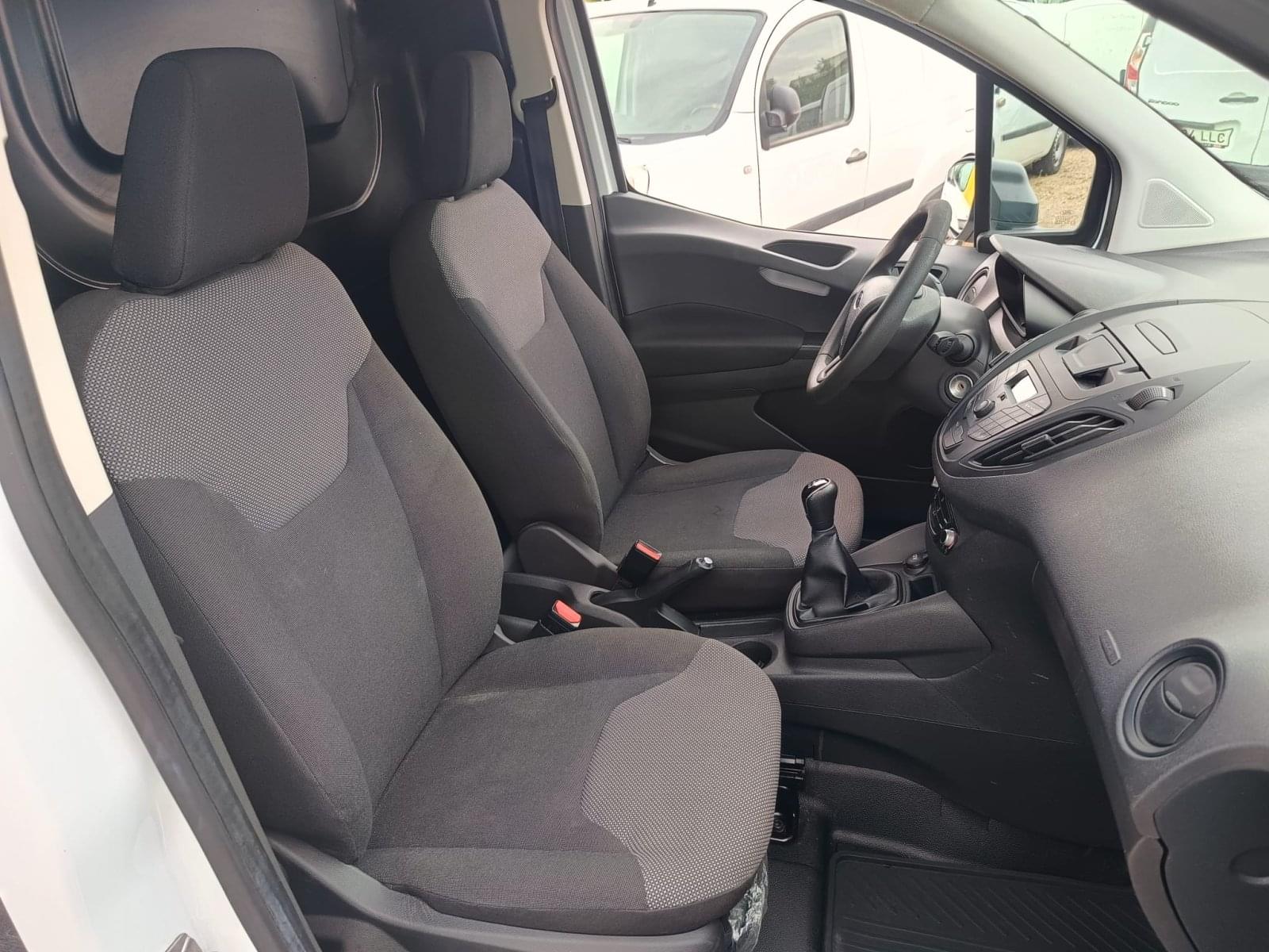 FORD TRANSIT COURIER AMBIENTE 1.5 TDCI 75CV MT5 E6 10 