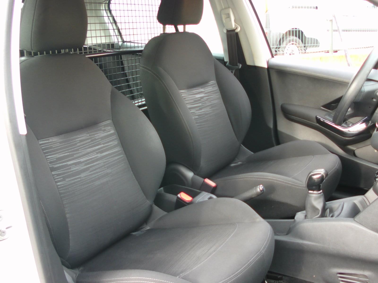 PEUGEOT 208 2 PLAZAS 12 