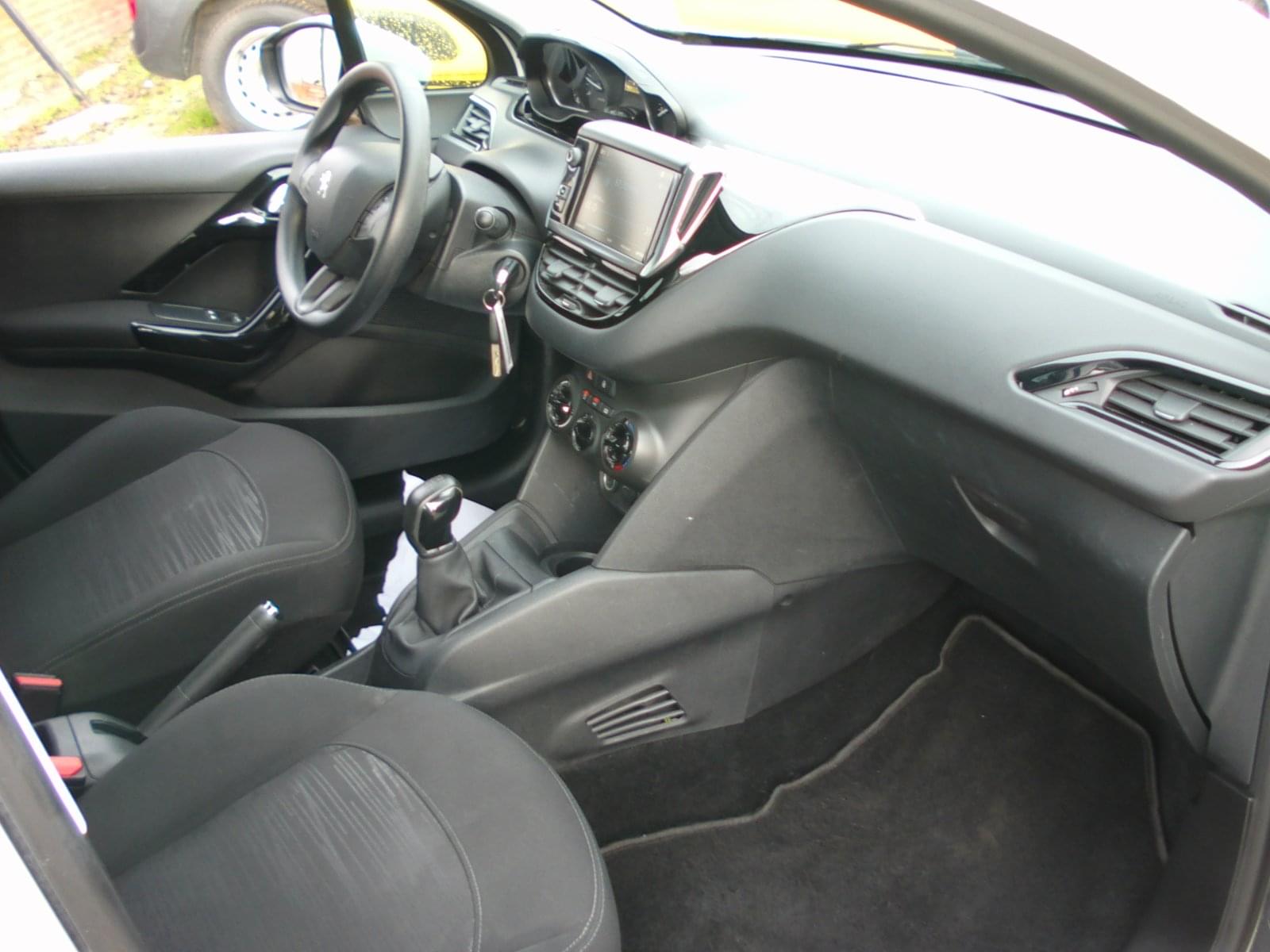 PEUGEOT 208 2 PLAZAS 11 