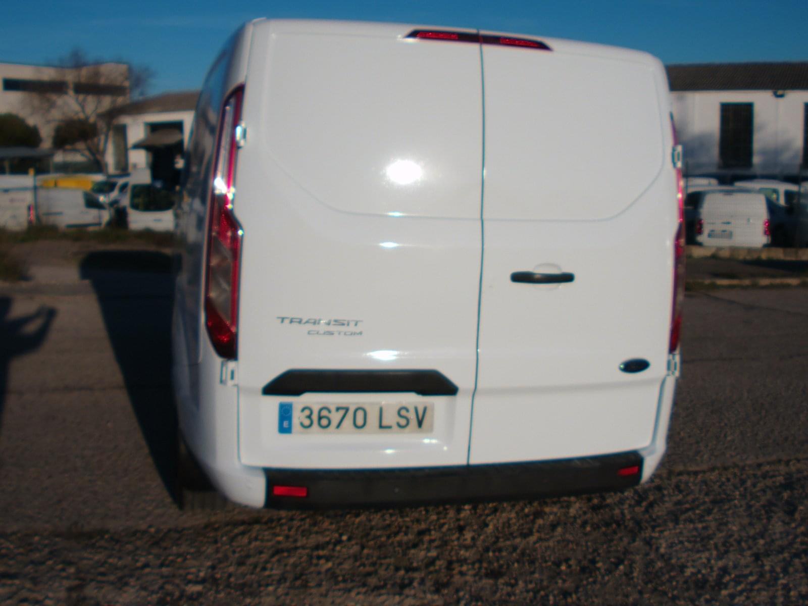 FORD TRANSIT CUSTOM FURGON 3 PLAZAS 8