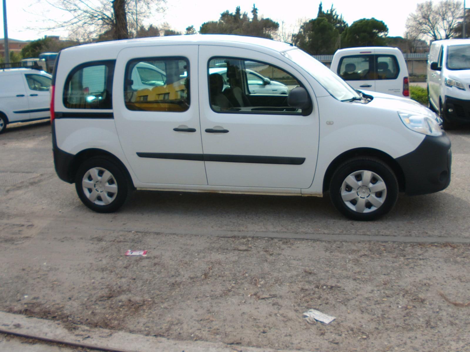 RENAULT KANGOO COMBI 5 PLAZAS 8