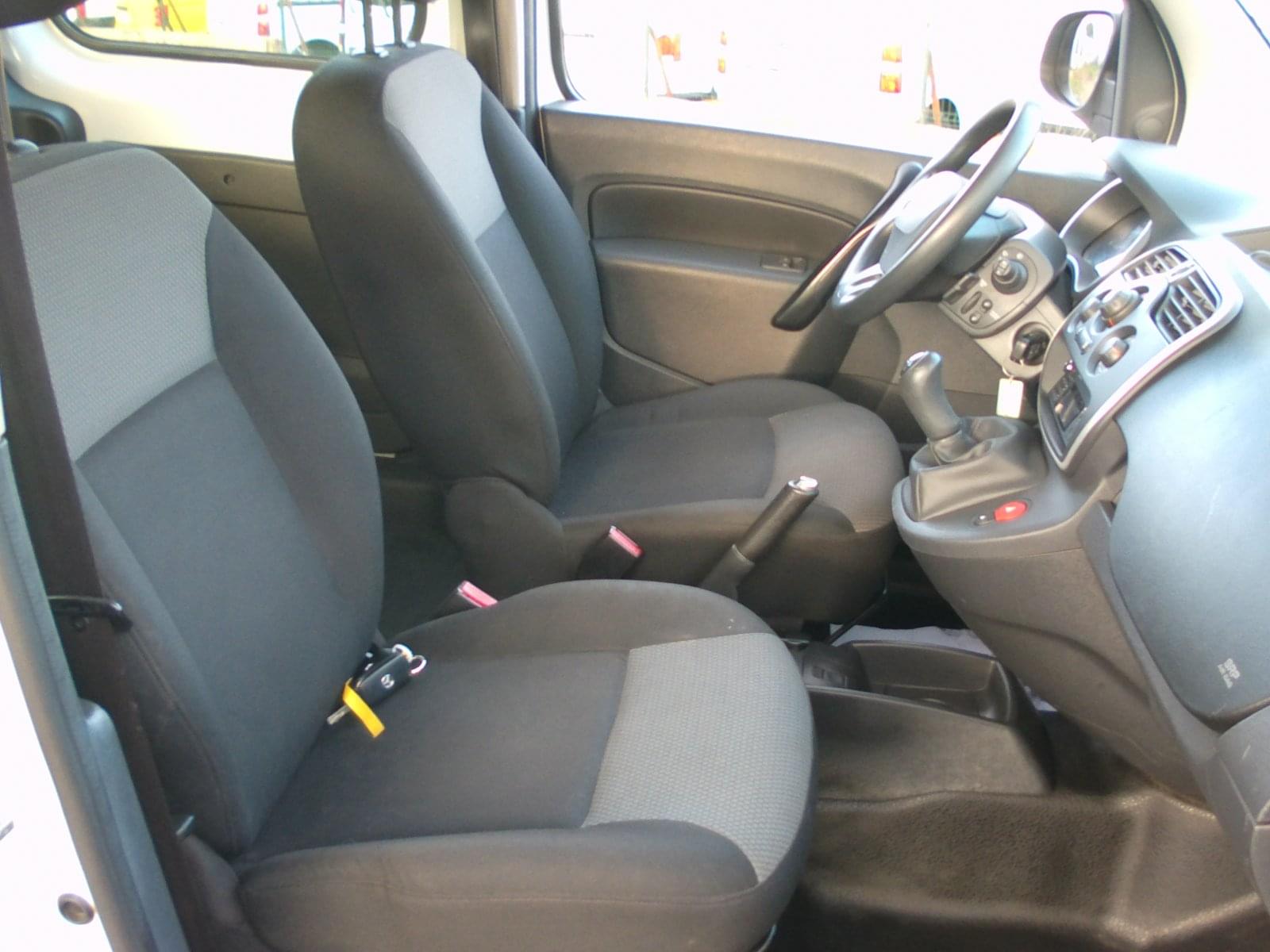 RENAULT KANGOO 5 PLAZAS 9