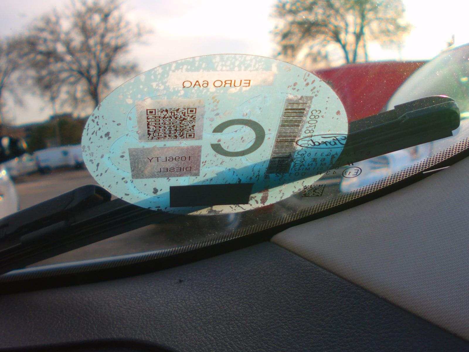 FORD TRANSIT COURIER 2 PLAZAS 13 