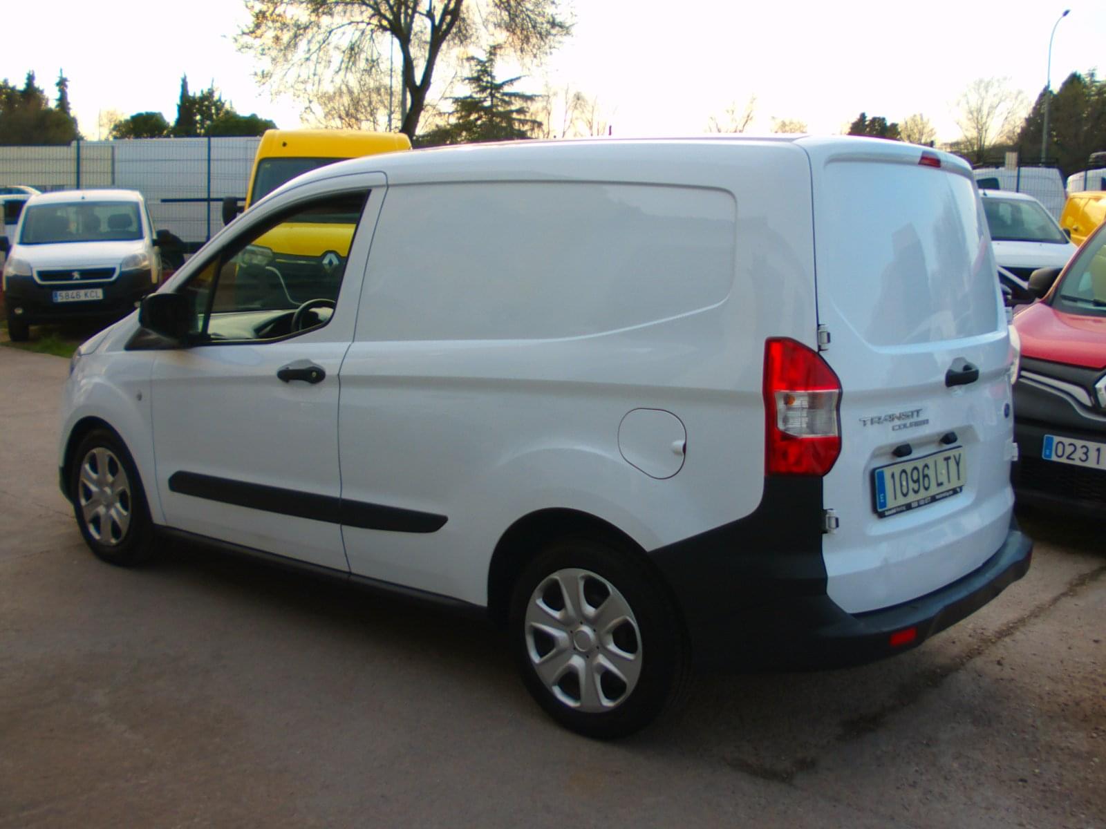 FORD TRANSIT COURIER 2 PLAZAS 5 