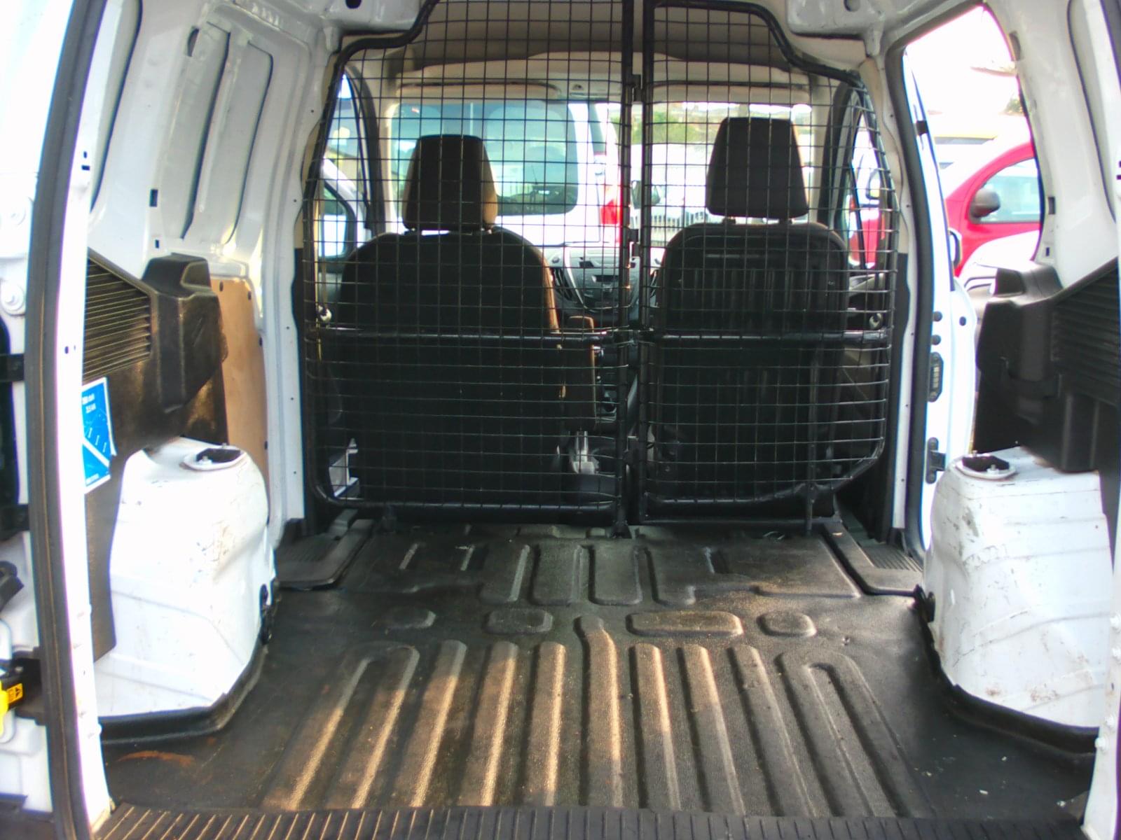 FORD TRANSIT COURIER 2 PLAZAS 9 
