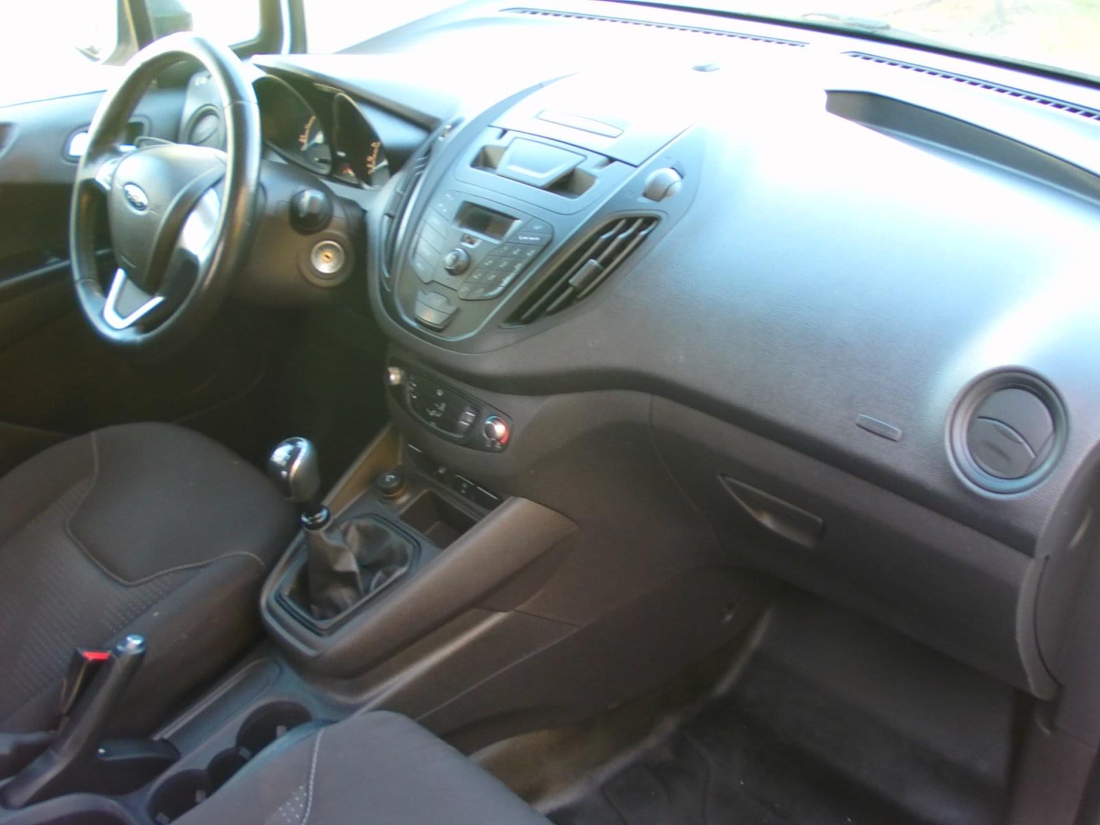 FORD TRANSIT COURIER 2 PLAZAS 11