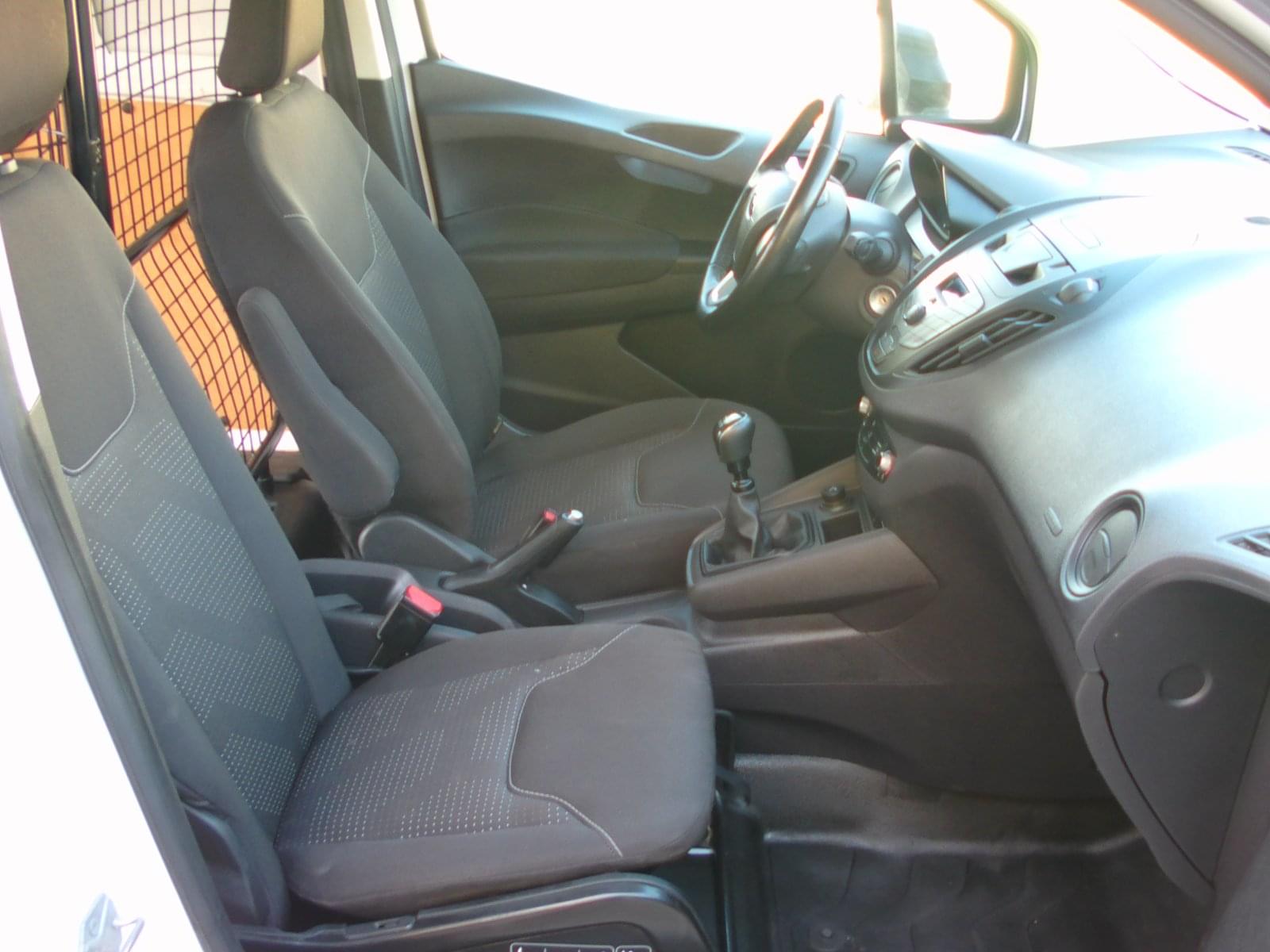 FORD TRANSIT COURIER 2 PLAZAS 12