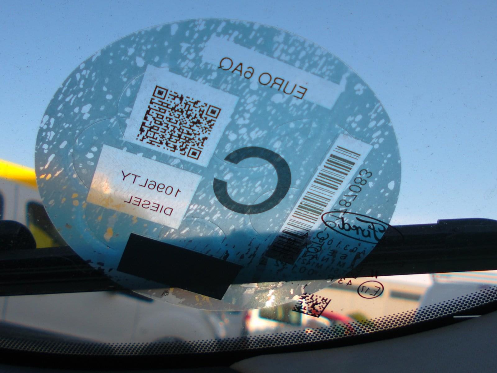 FORD TRANSIT COURIER 2 PLAZAS 13