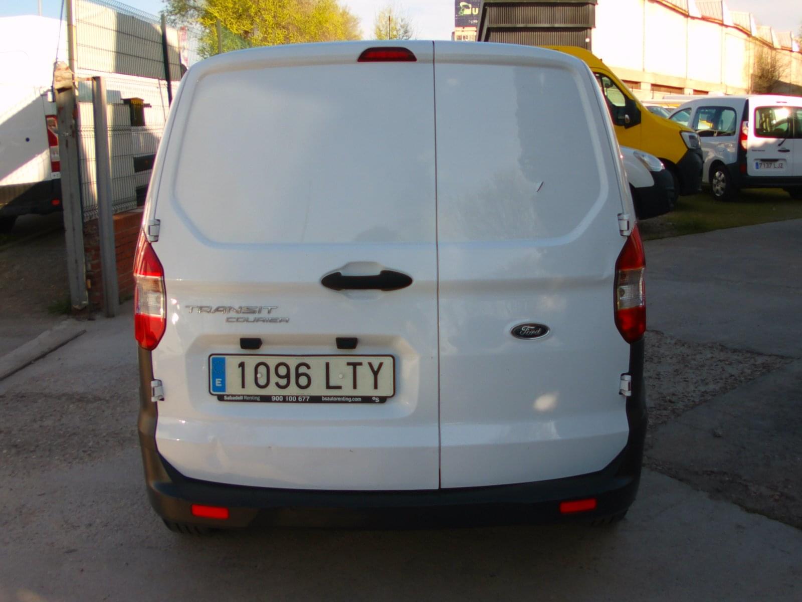 FORD TRANSIT COURIER 2 PLAZAS 7