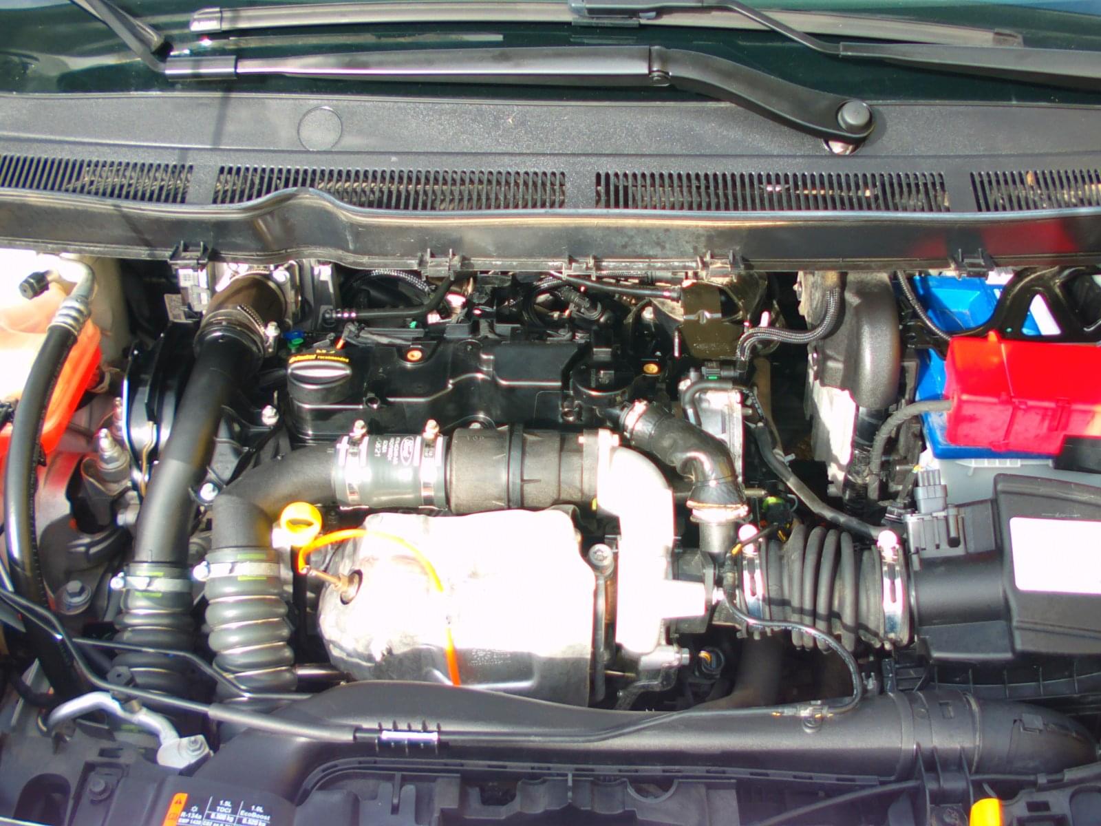 FORD TRANSIT COURIER 2 PLAZAS 14 