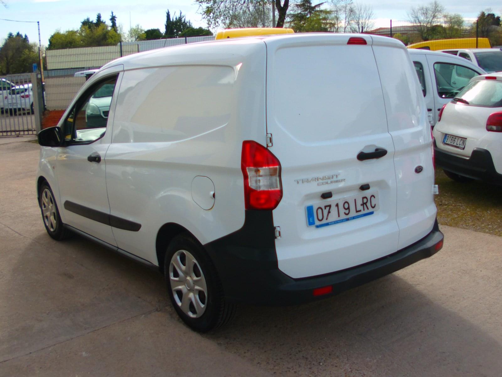 FORD TRANSIT COURIER 2 PLAZAS 5 