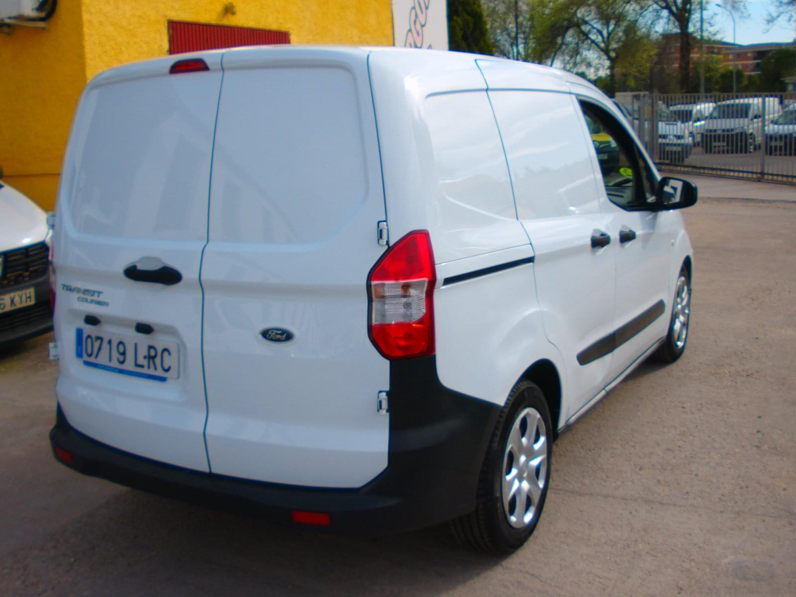 FORD TRANSIT COURIER 2 PLAZAS 7 