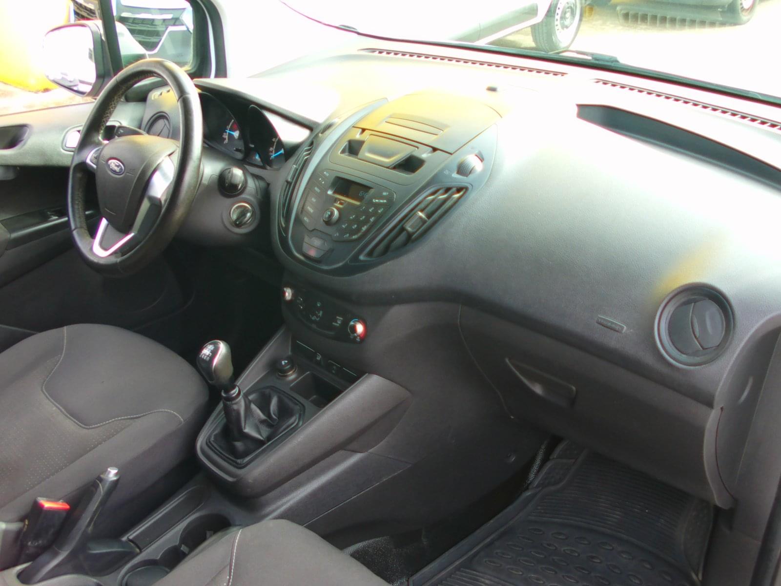 FORD TRANSIT COURIER 2 PLAZAS 9 