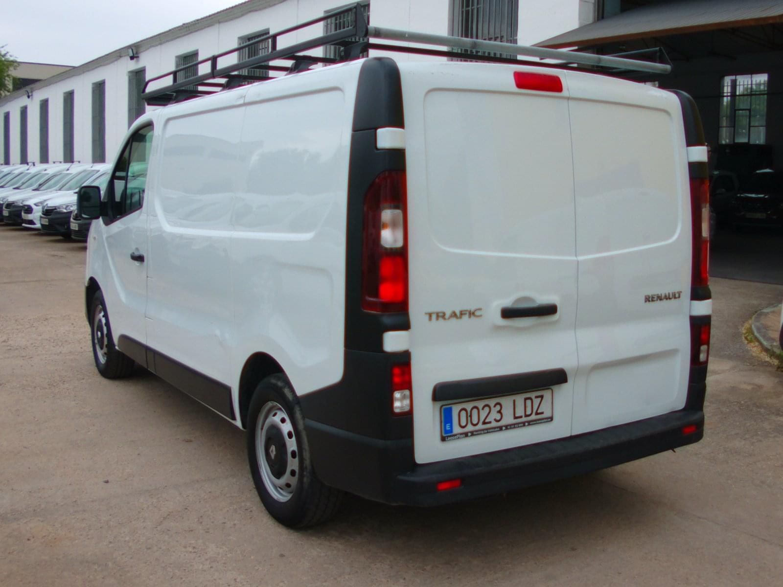 RENAULT TRAFIC 3 PLAZAS 6