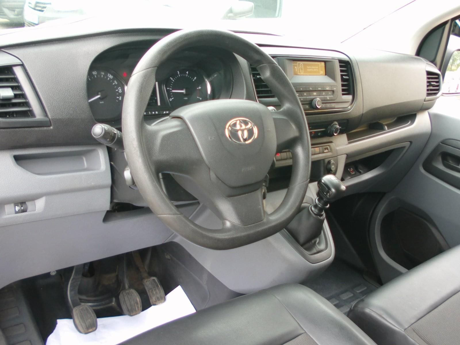 TOYOTA PROACE 3 PLAZAS 17