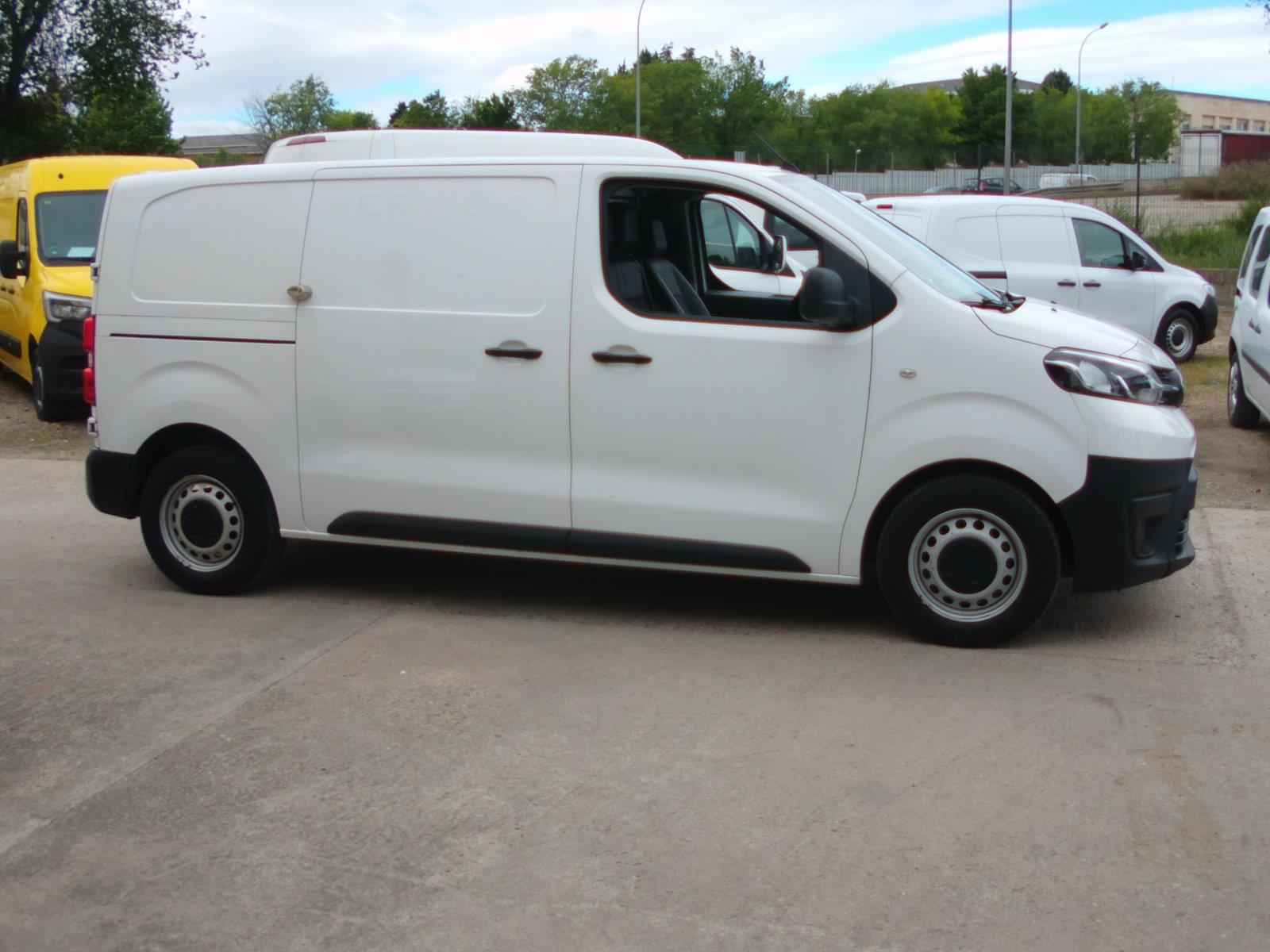 TOYOTA PROACE 3 PLAZAS 8