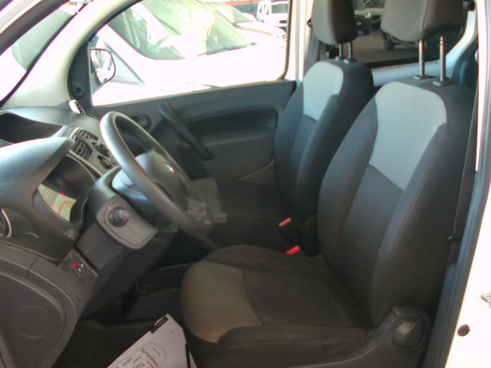 RENAULT KANGOO COMBI 5 PLAZAS 8