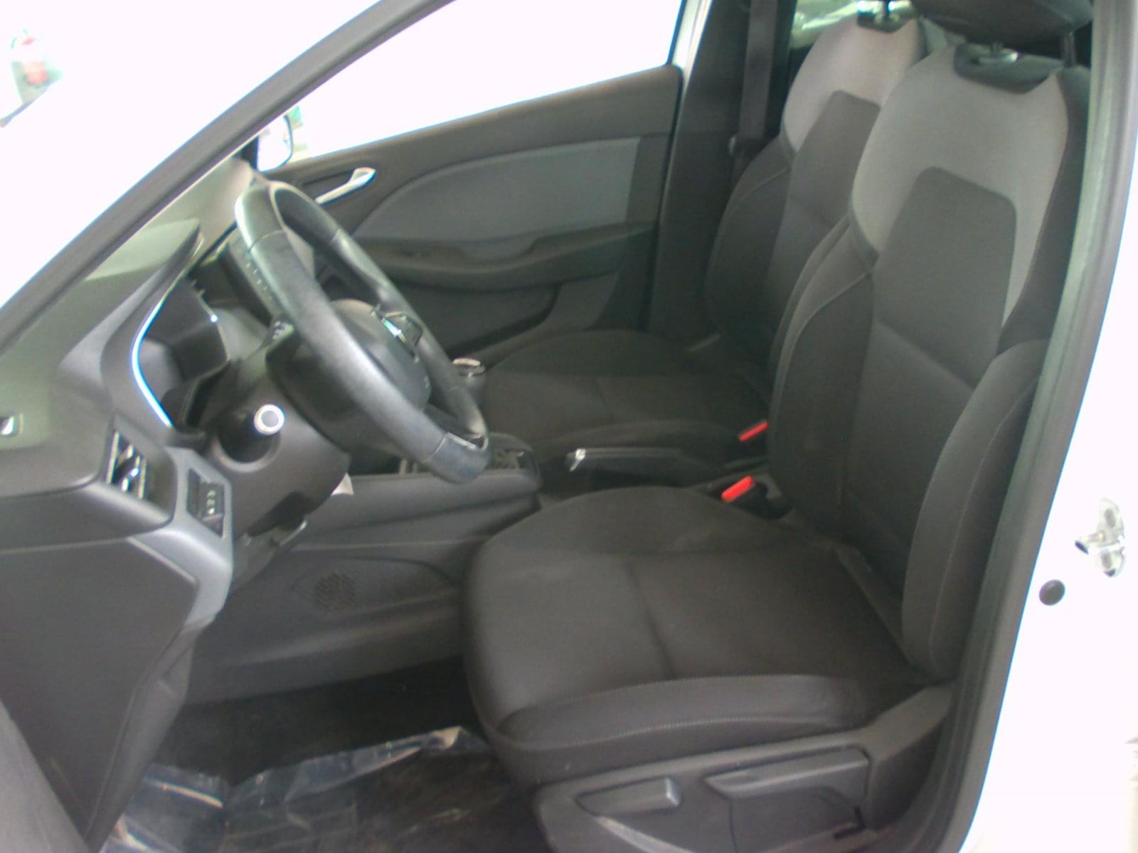 RENAULT CLIO 5 PUERTAS 9