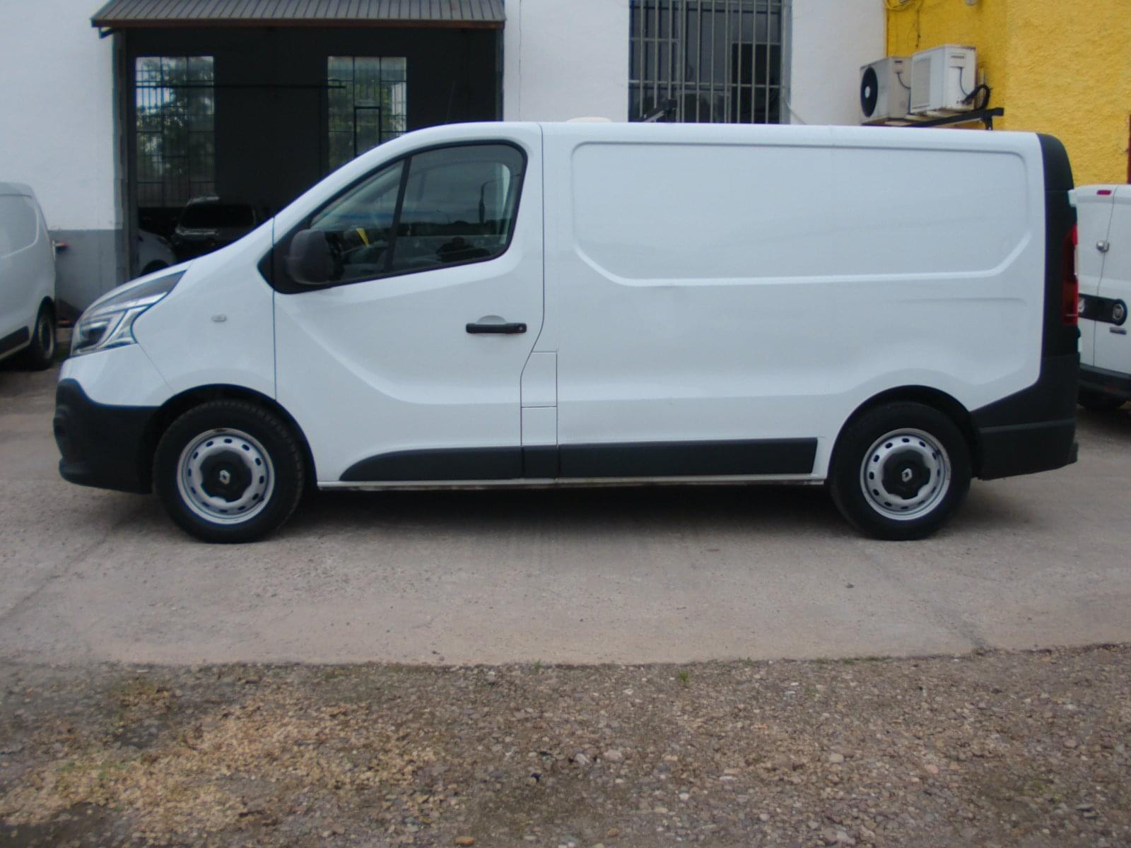 RENAULT TRAFIC 3 PLAZAS 4