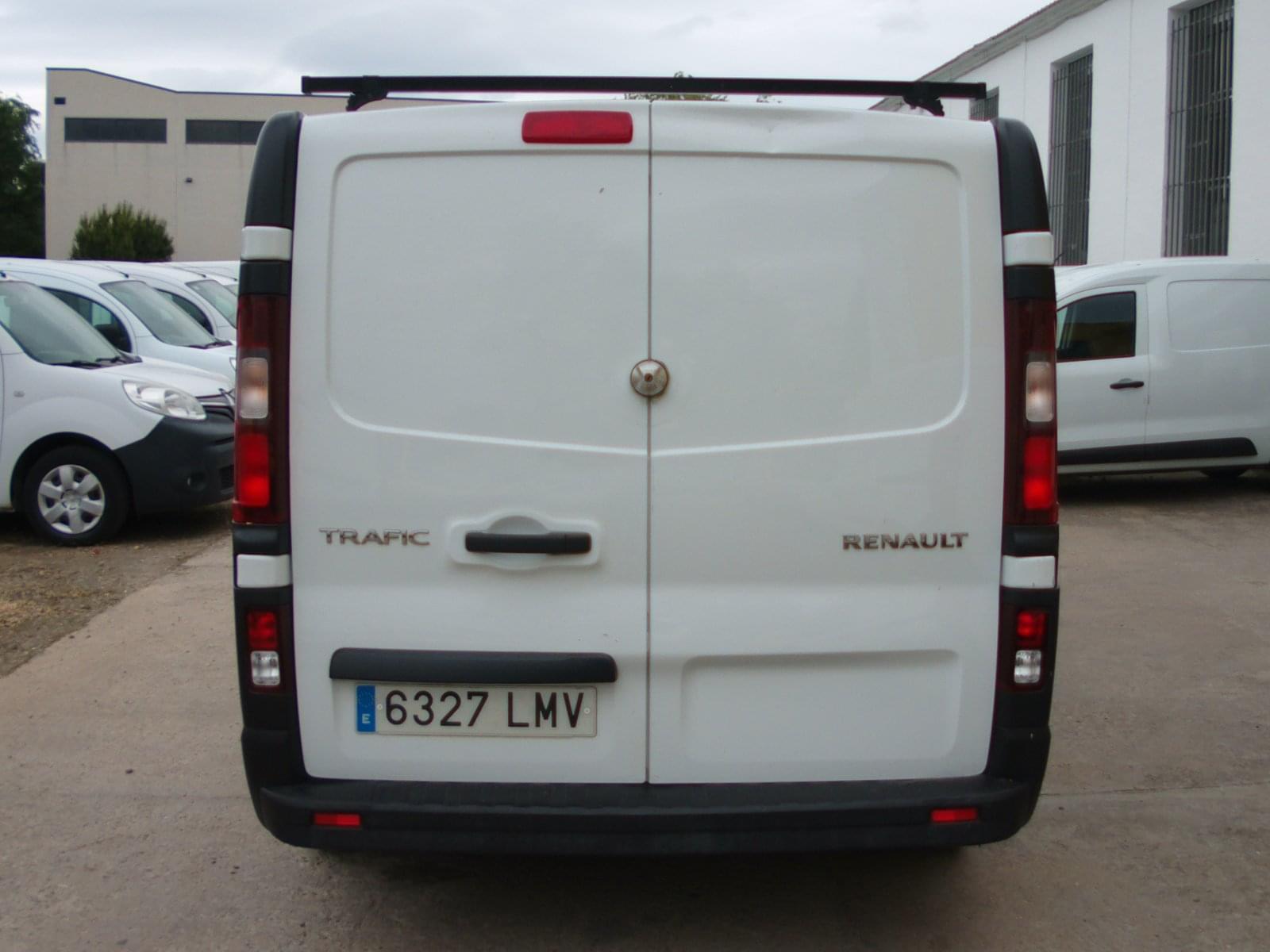 RENAULT TRAFIC 3 PLAZAS 6