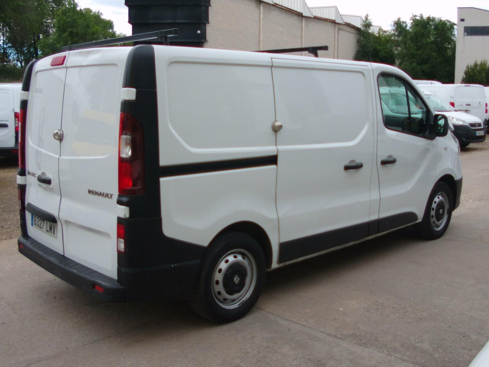 RENAULT TRAFIC 3 PLAZAS 7