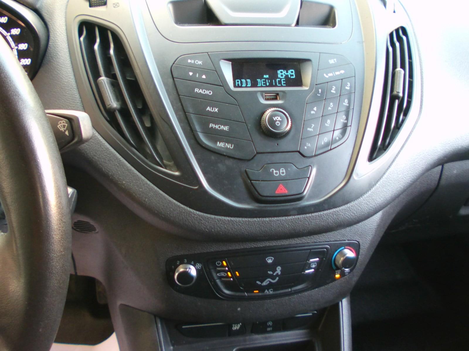 FORD TRANSIT COURIER 2 PLAZAS 13