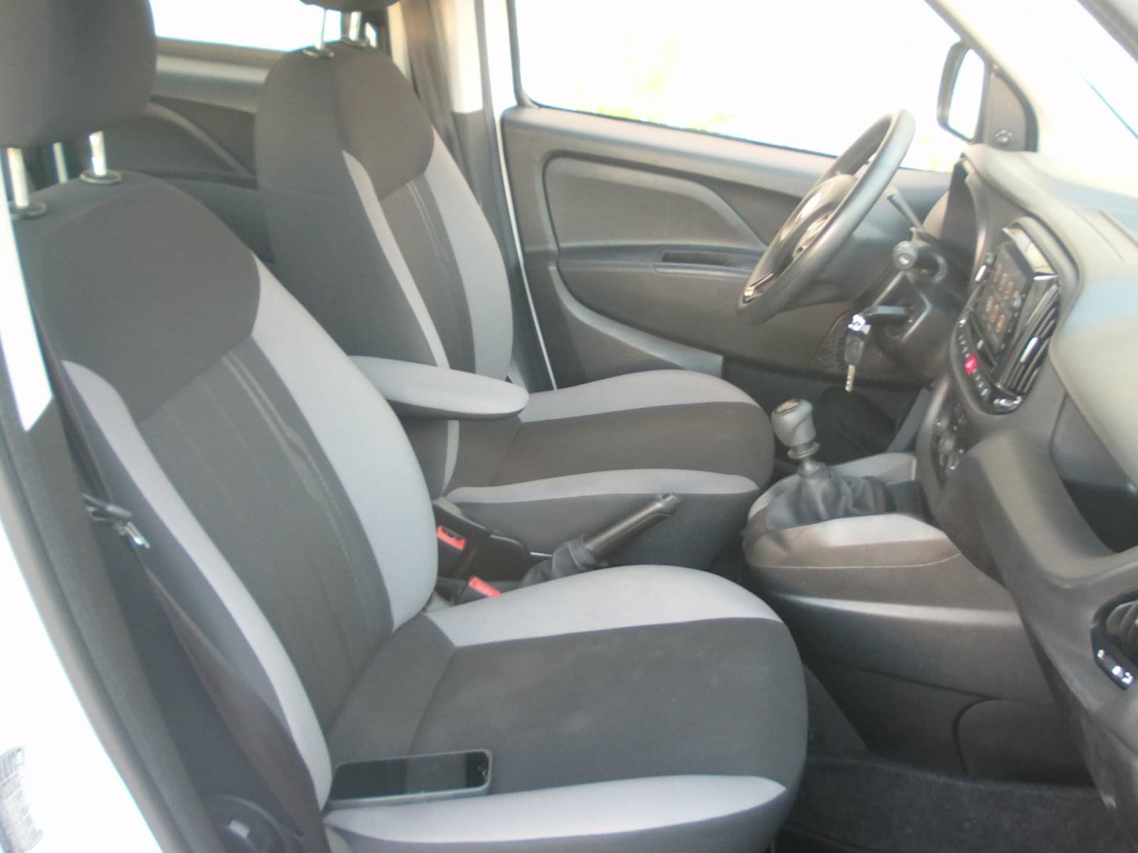 FIAT DOBLO COMBI 5 PLAZAS 13