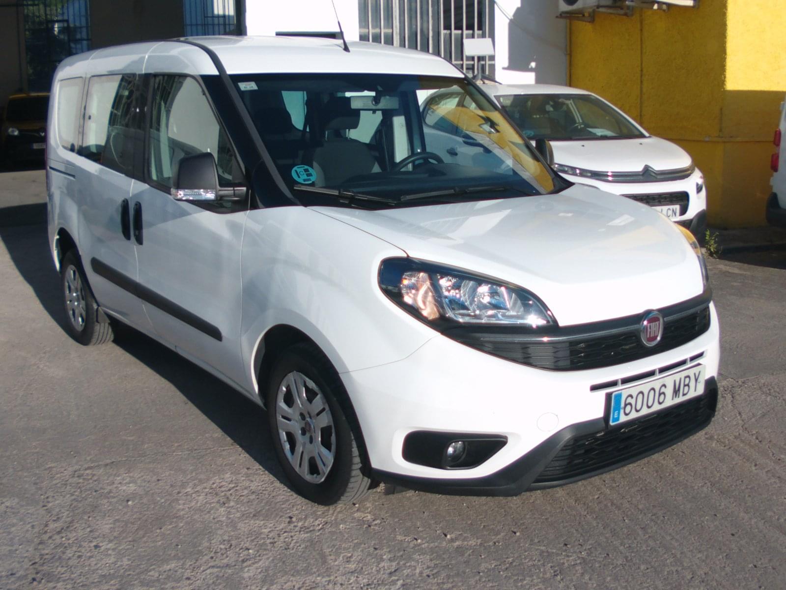 imagen de FIAT DOBLO COMBI 5 PLAZAS - REF: 01261