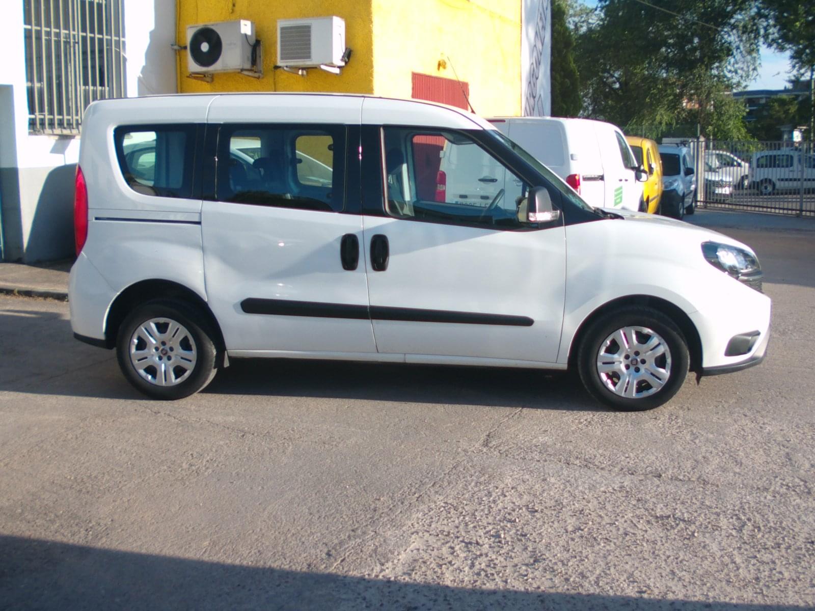 FIAT DOBLO COMBI 5 PLAZAS 8