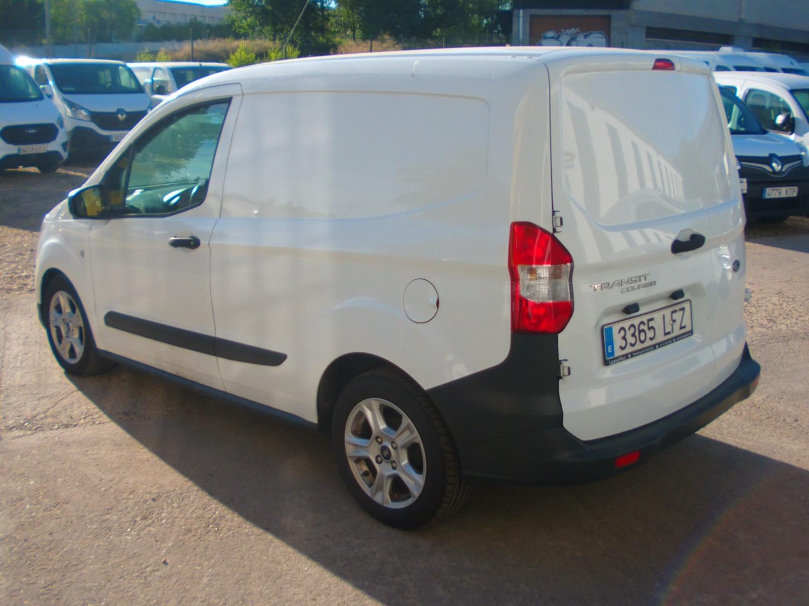 FORD TRANSIT COURIER 2 PLAZAS 5
