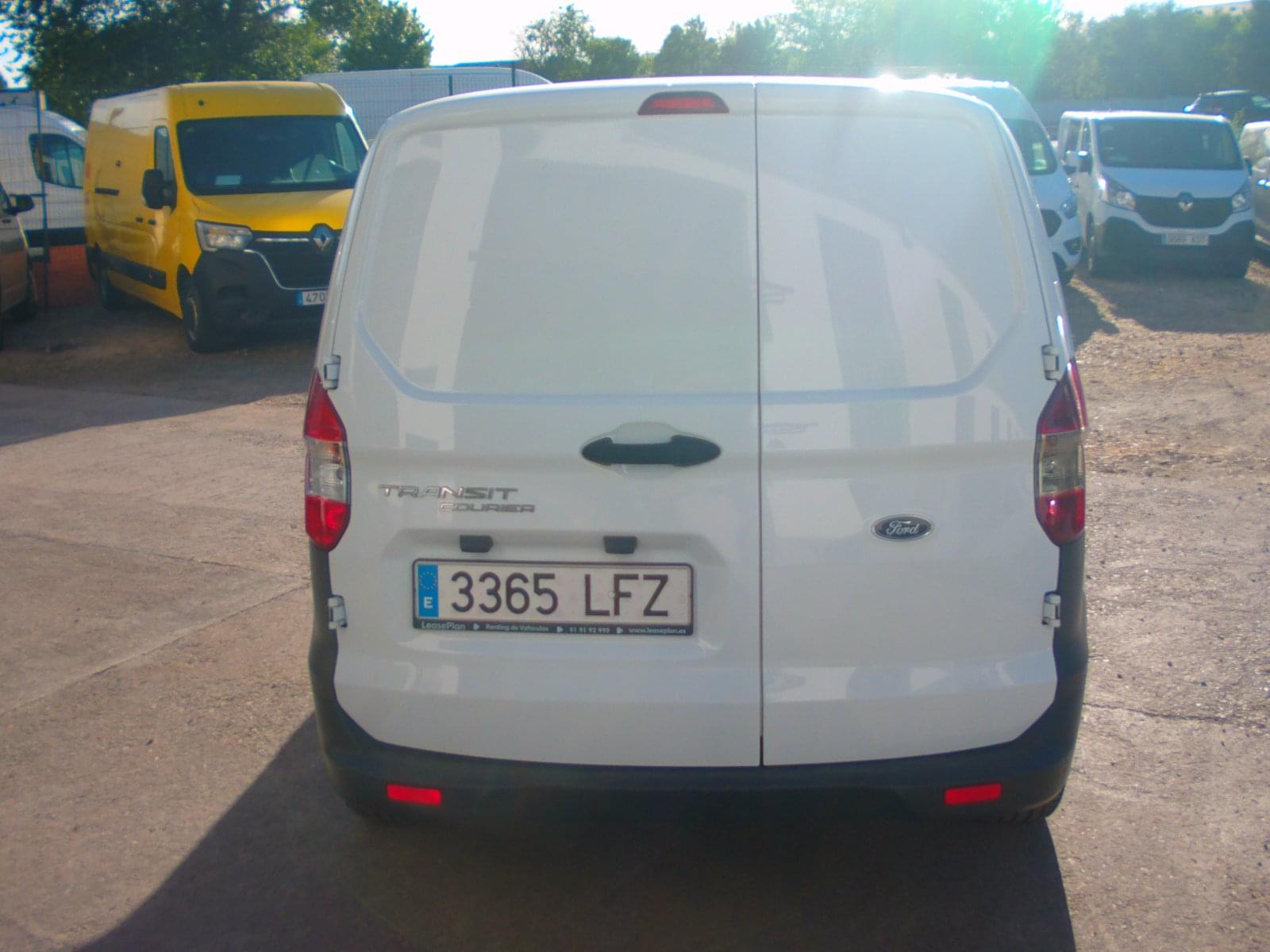 FORD TRANSIT COURIER 2 PLAZAS 6