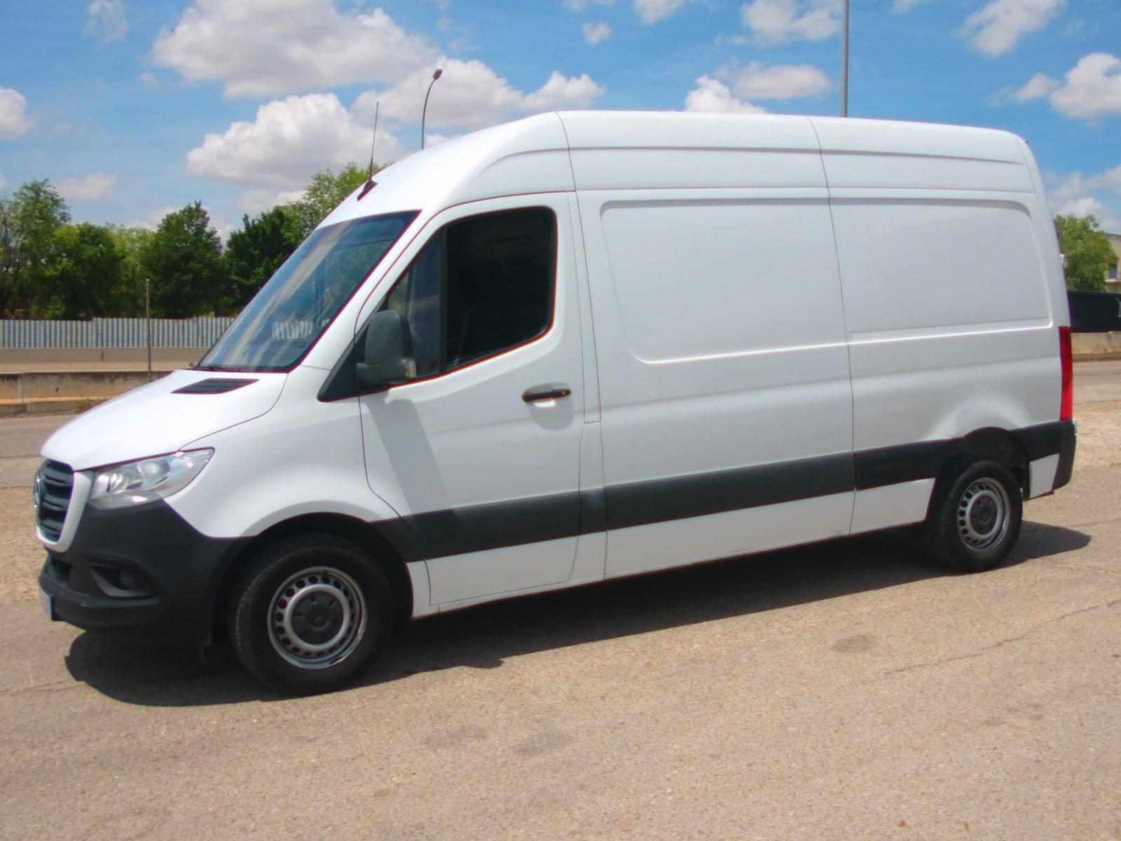 MERCEDES SPRINTER 211 CDI MEDIO 4 