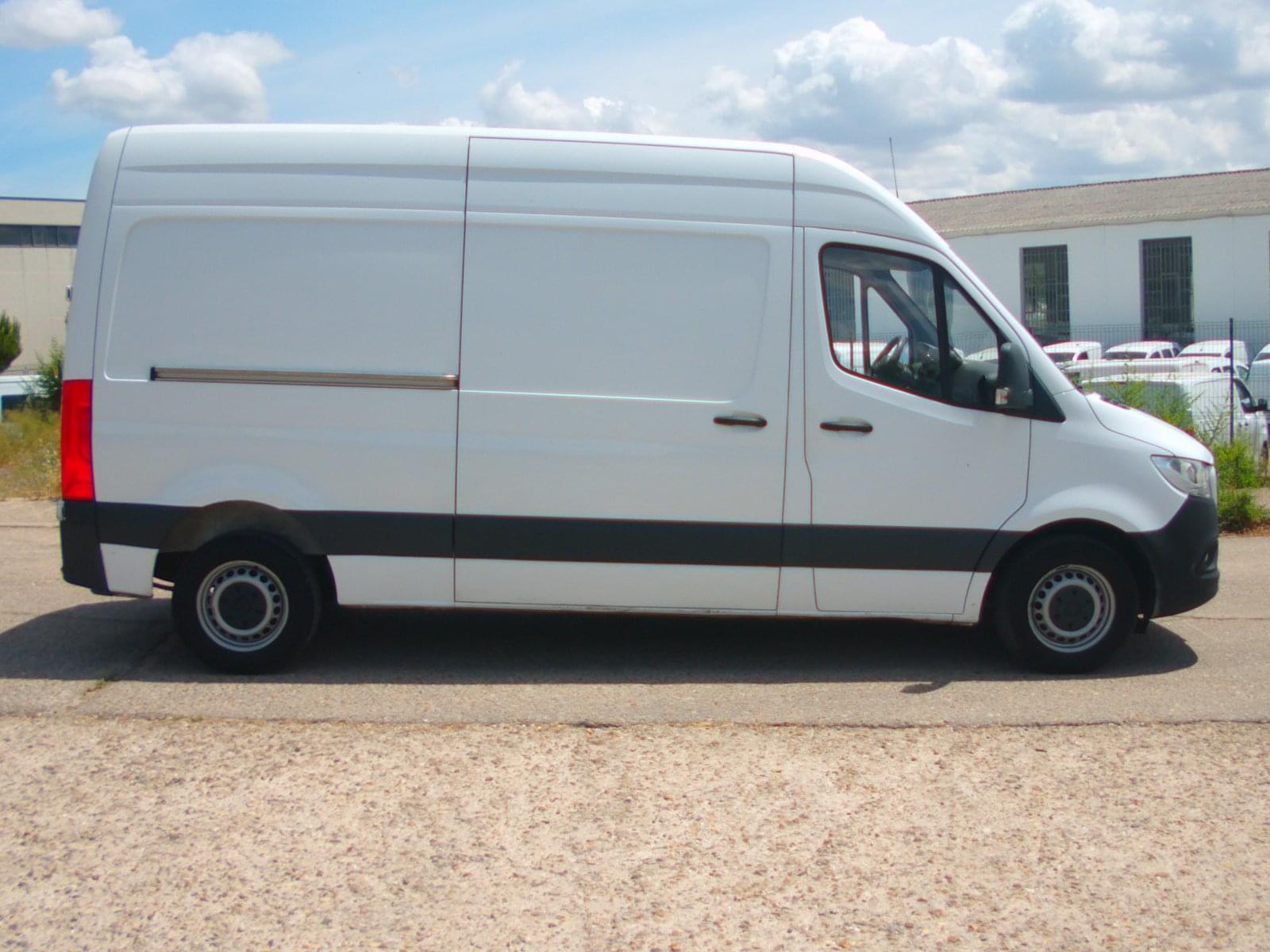 MERCEDES SPRINTER 211 CDI MEDIO 5 