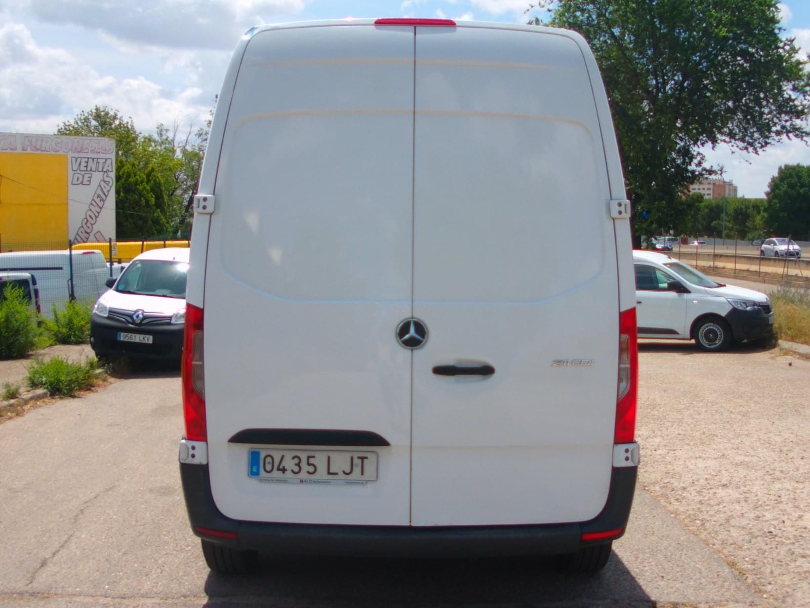 MERCEDES SPRINTER 211 CDI MEDIO 7 