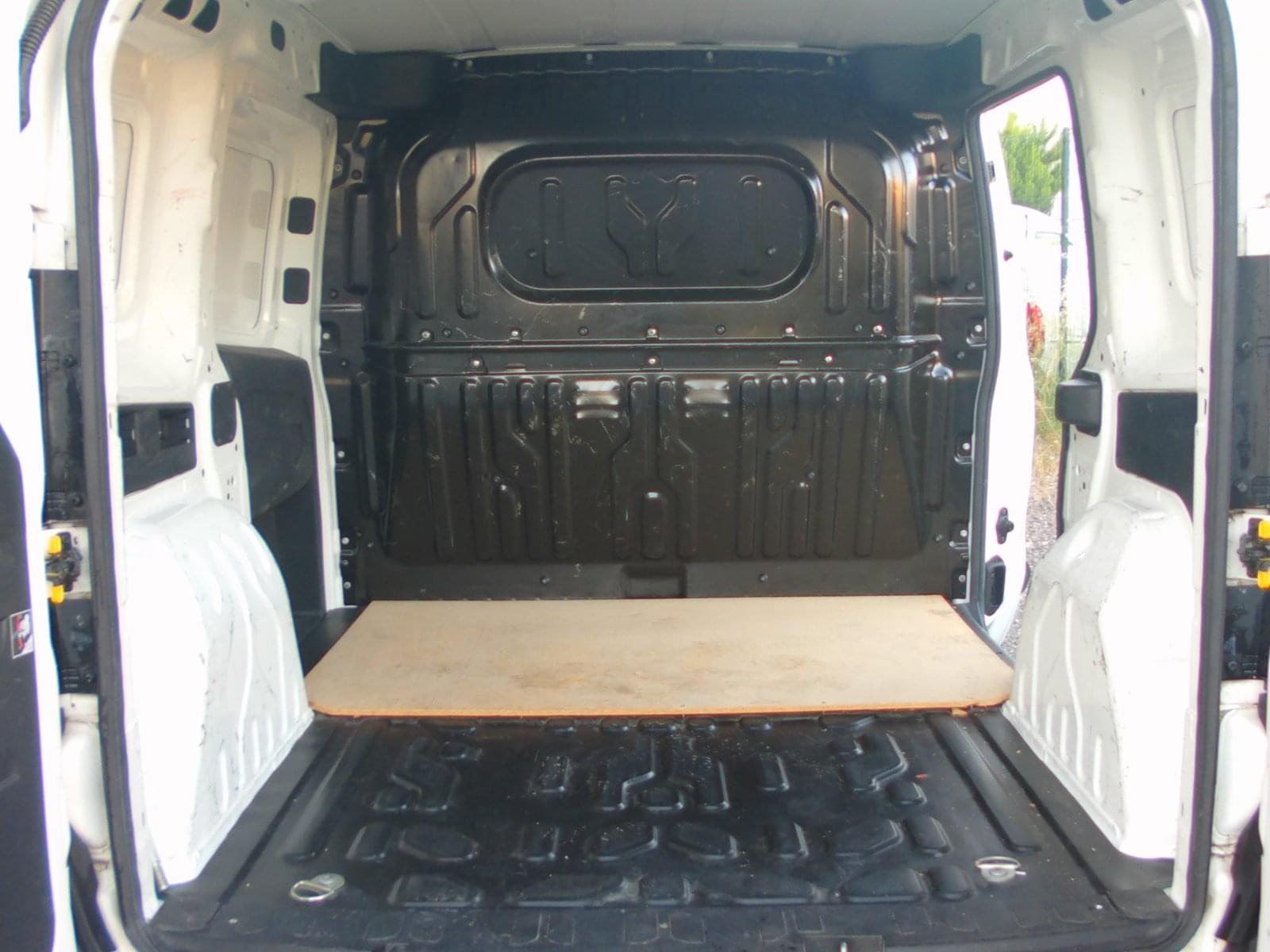 FIAT DOBLO 2 PLAZAS 9