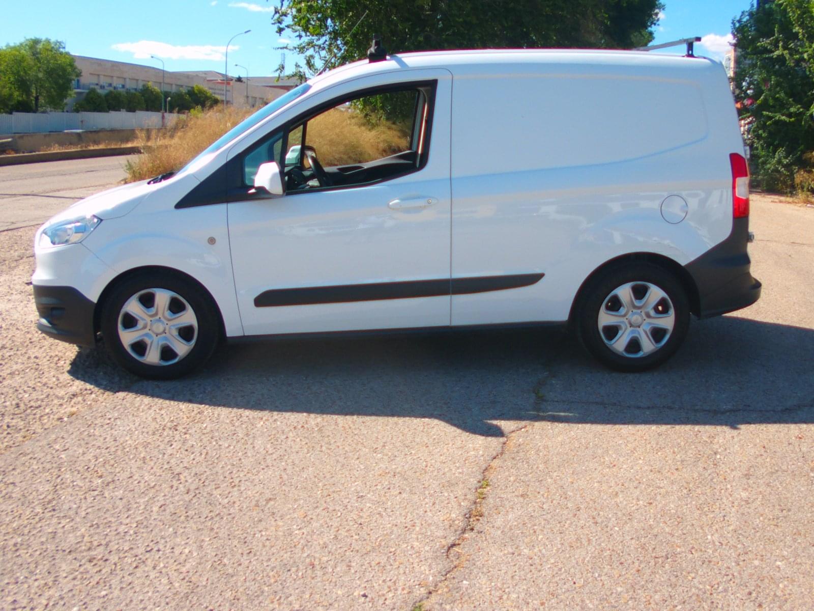 FORD TRANSIT COURIER 2 PLAZAS 5