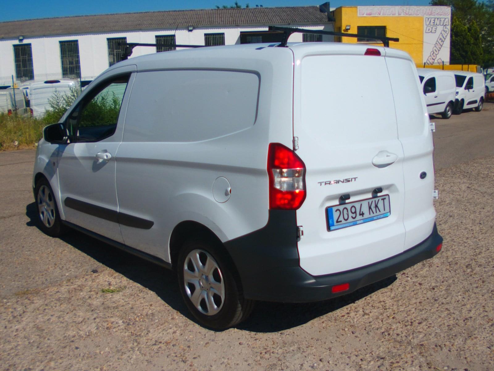 FORD TRANSIT COURIER 2 PLAZAS 7