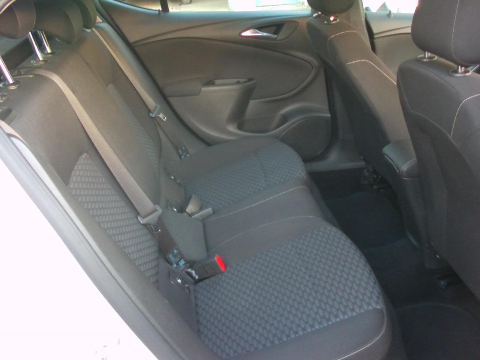OPEL ASTRA 1.6 CDTI 110 CV, 5 PUERTAS 5 PLAZAS 11