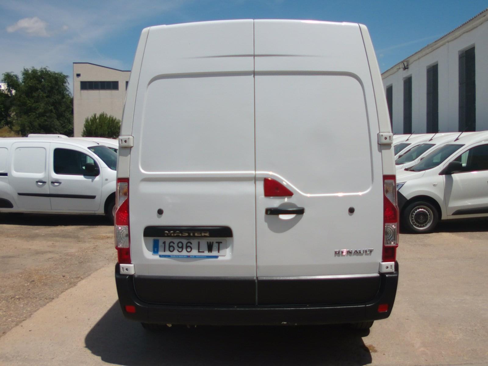 RENAULT MASTER L2H2 8