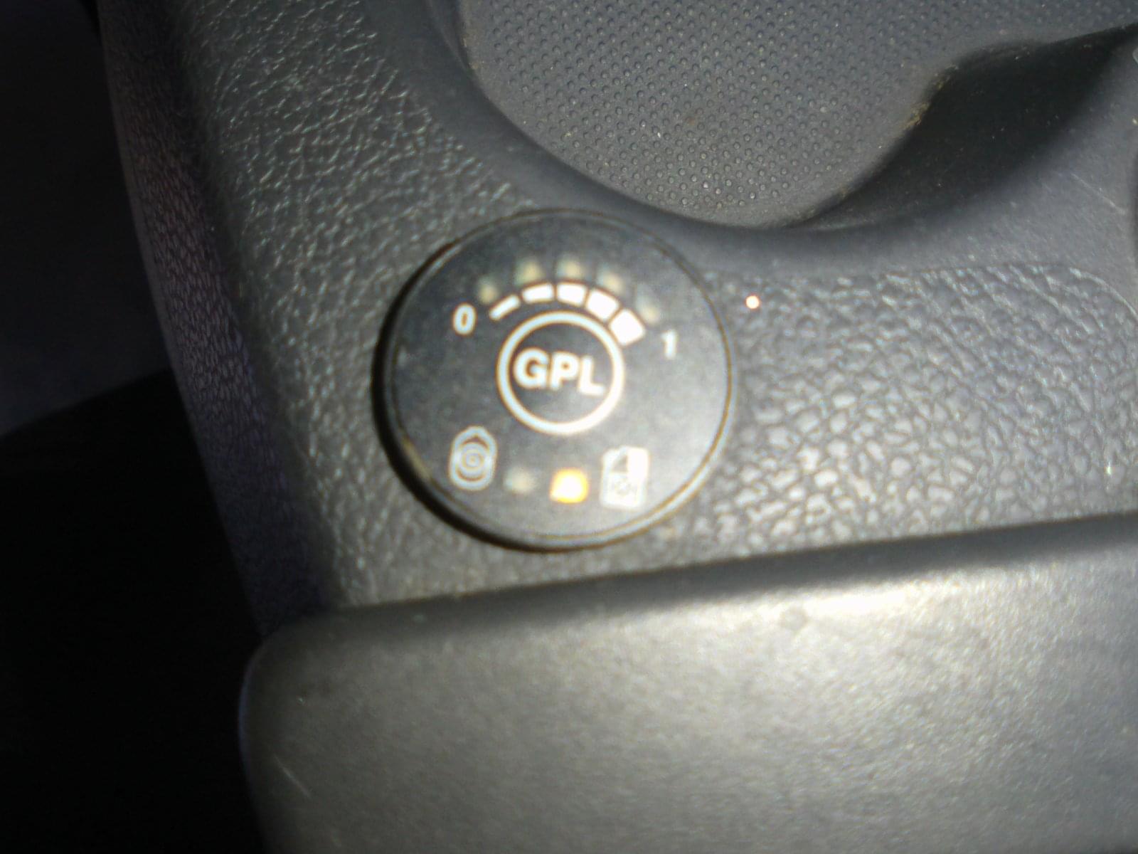 DACIA DOCKER GLP 2 PLAZAS 13 