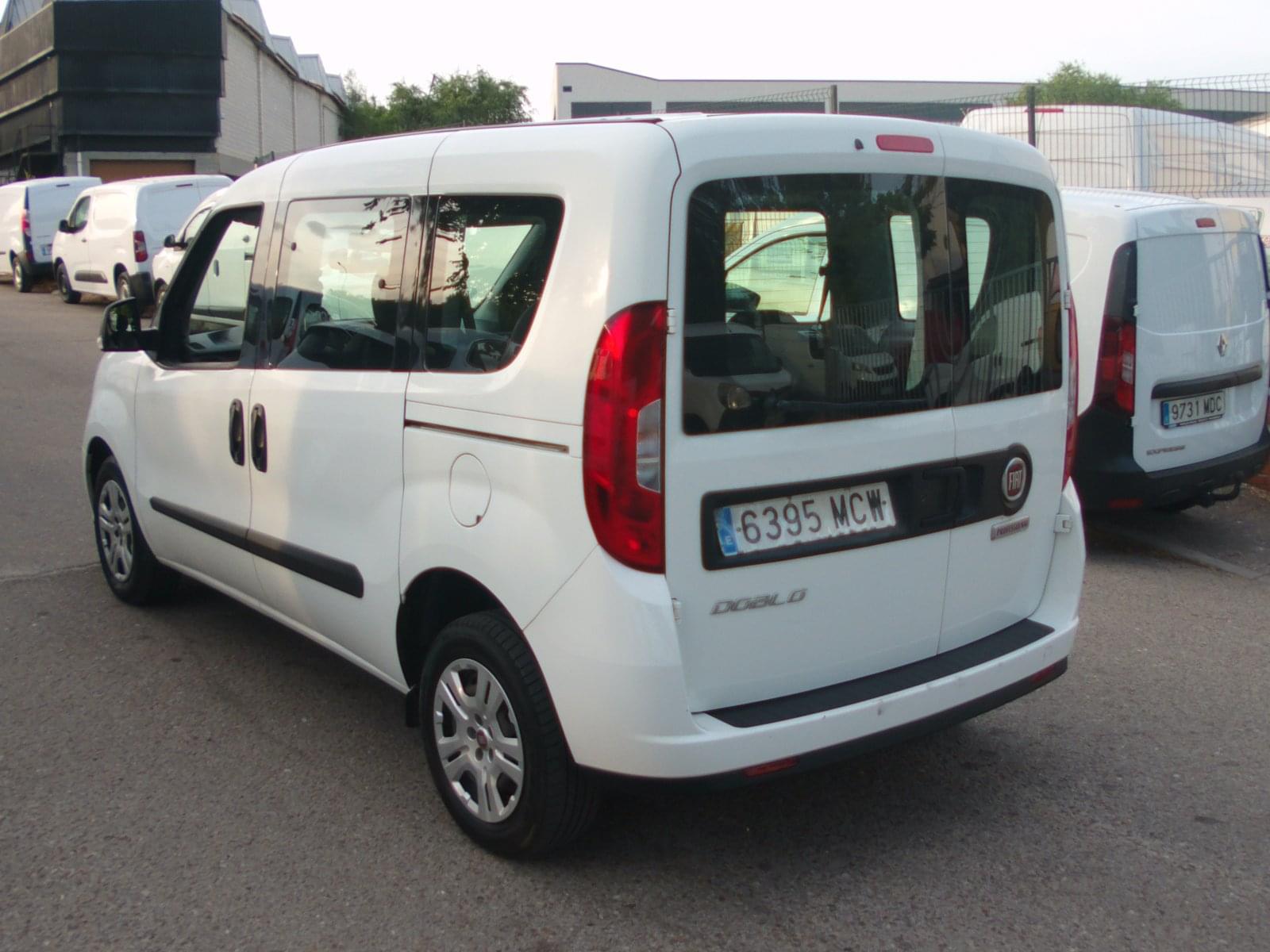 FIAT DOBLO COMBI 5 PLAZAS 4