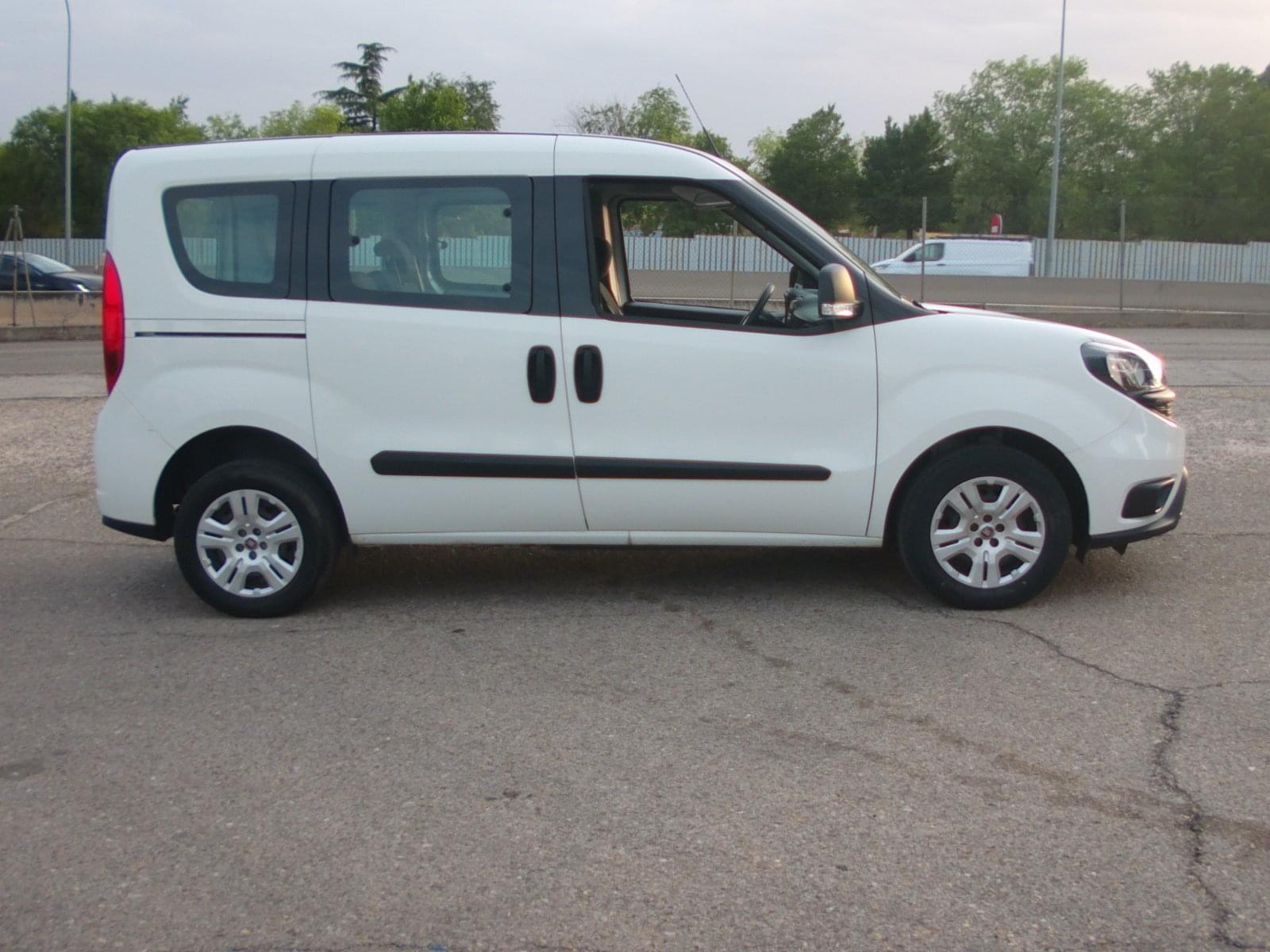 FIAT DOBLO COMBI 5 PLAZAS 8