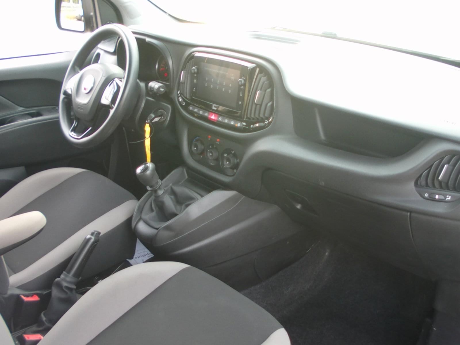 FIAT DOBLO COMBI 5 PLAZAS 9