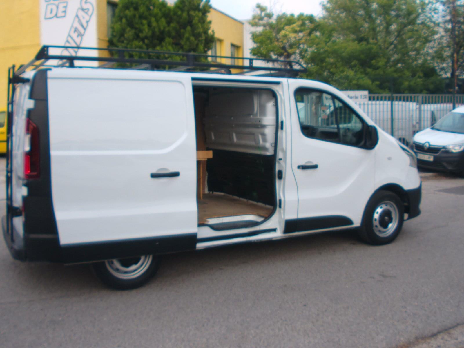 RENAULT TRAFIC 3 PLAZAS 10