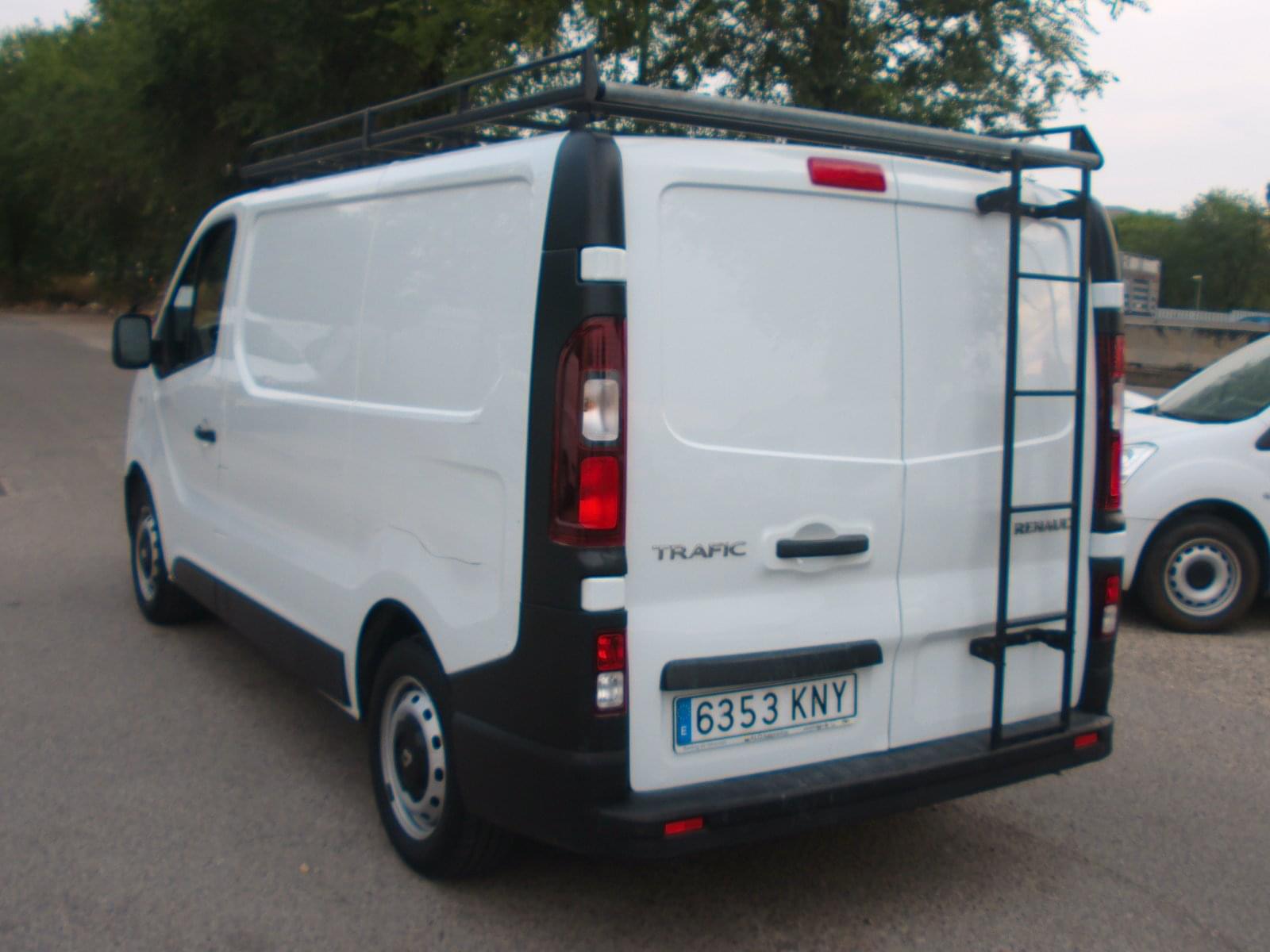 RENAULT TRAFIC 3 PLAZAS 5