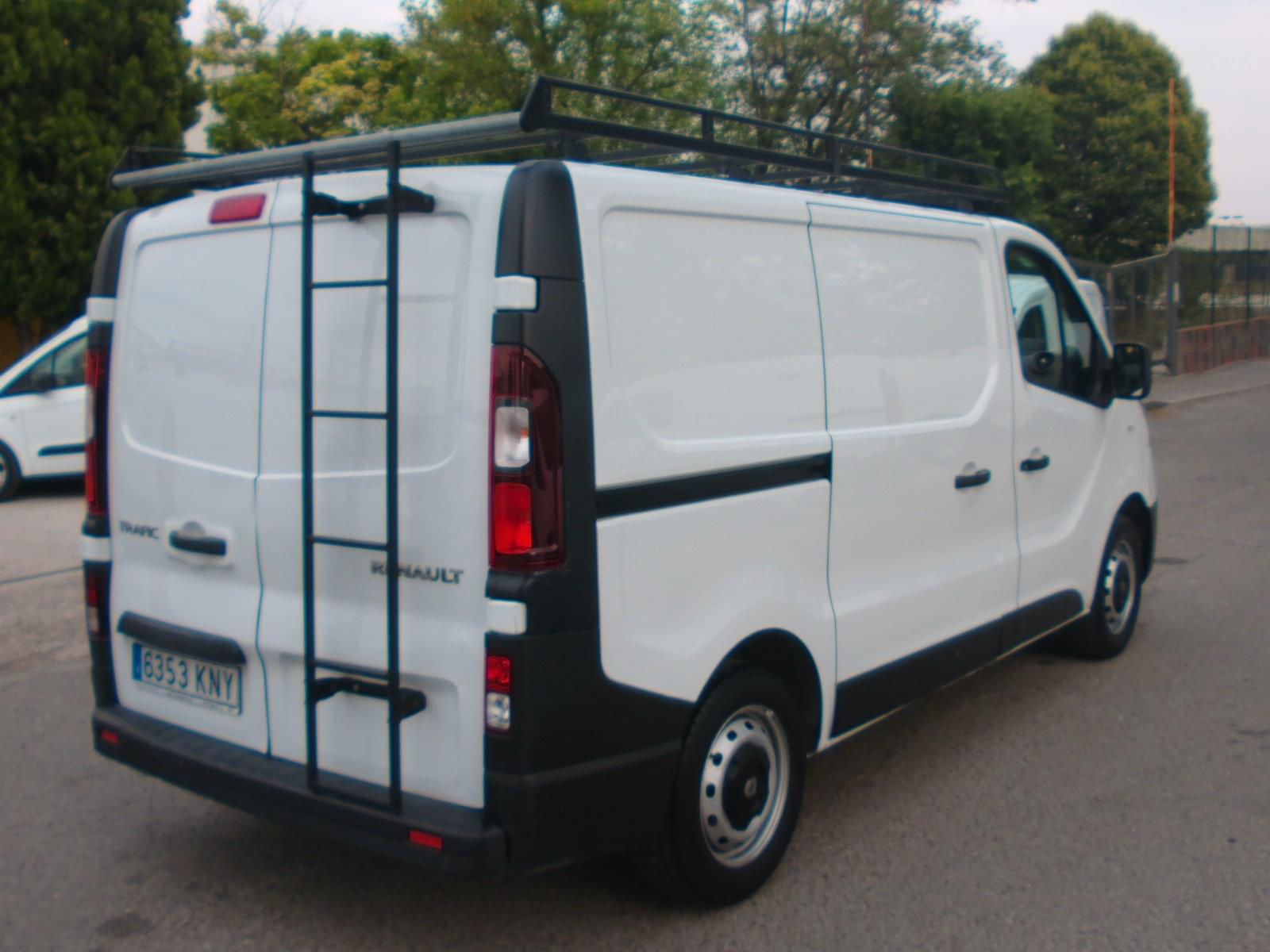 RENAULT TRAFIC 3 PLAZAS 7