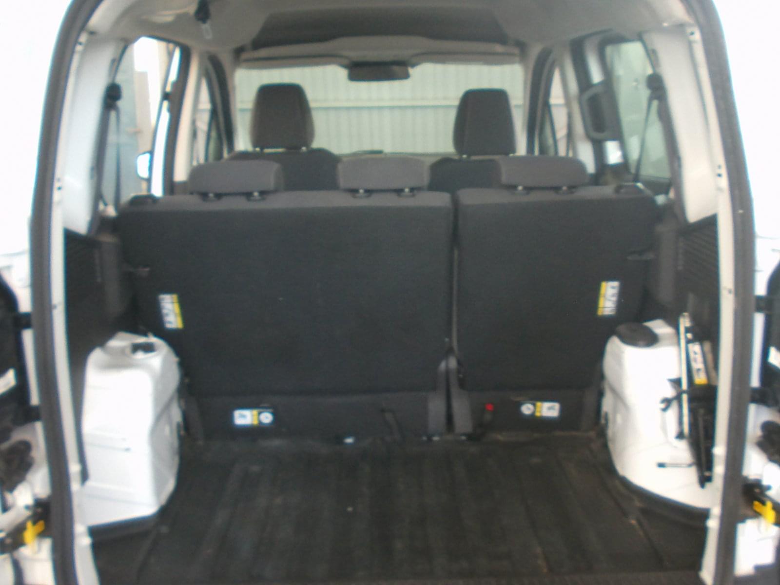 FORD TRANSIT COURIER KOMBI 5 PLAZAS 13 