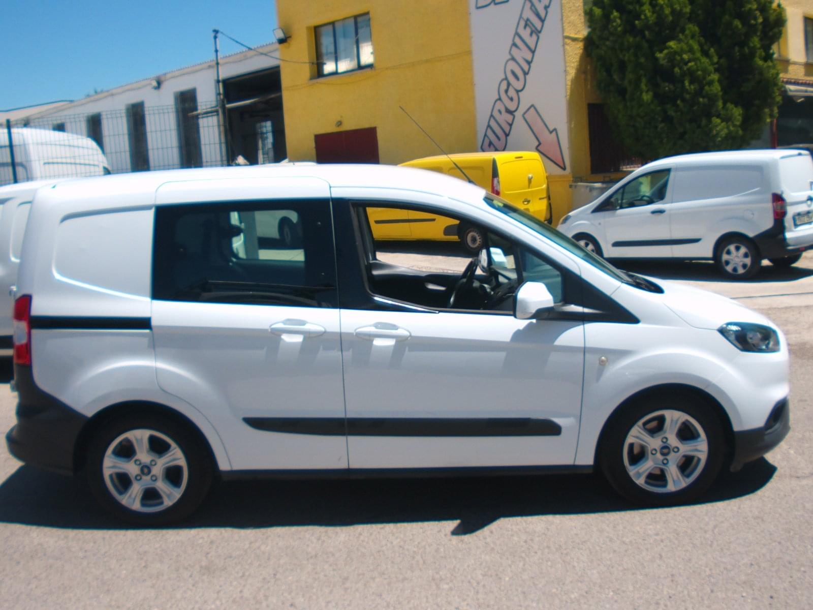 FORD TRANSIT COURIER KOMBI 5 PLAZAS 5 