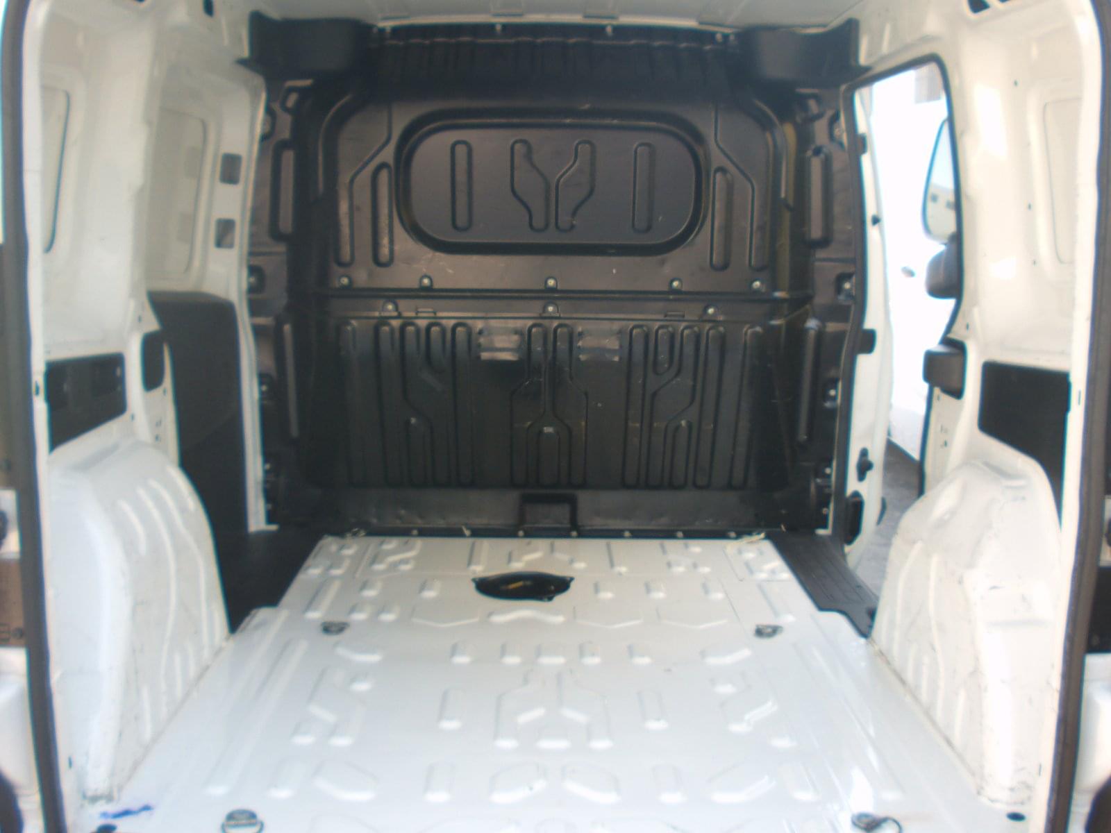 FIAT DOBLO 2 PLAZAS 9